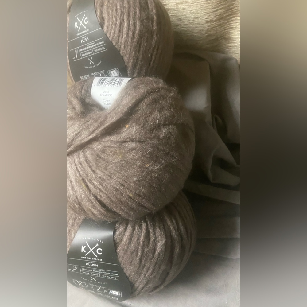 K+C PLUSH Yarn - Picture 8 of 9